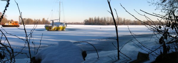 The Angel in the frozen Seine 100 km south of Paris